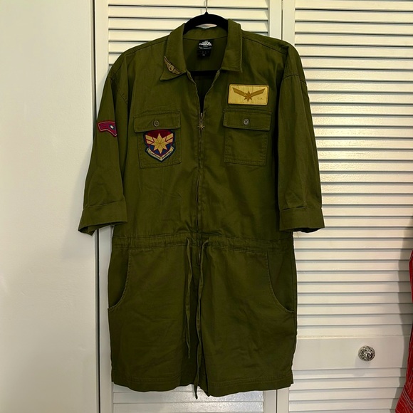 Her Universe Other - Captain Marvel Romper/lots of cool details. Size M- 100% cotton- it’s a wow!